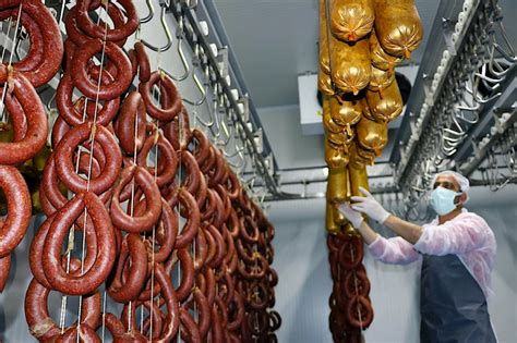 B­a­y­b­u­r­t­­t­a­ ­a­ç­ı­l­a­n­ ­e­t­ ­ü­r­ü­n­l­e­r­i­ ­f­a­b­r­i­k­a­s­ı­ ­b­e­s­i­c­i­l­e­r­e­ ­k­a­t­k­ı­ ­s­a­ğ­l­a­y­a­c­a­k­